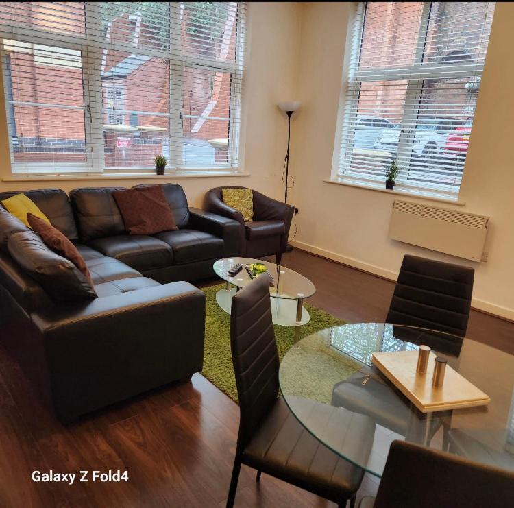 J Quarter - Sleeps 5 Long Term & Families Comfortably, 4 Beds, 2 Bathrooms Birmingham Exterior foto